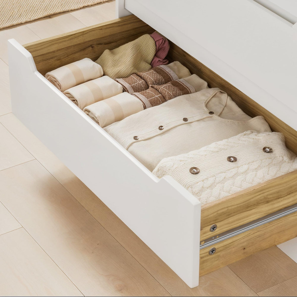 White 6 Drawer Dresser U992