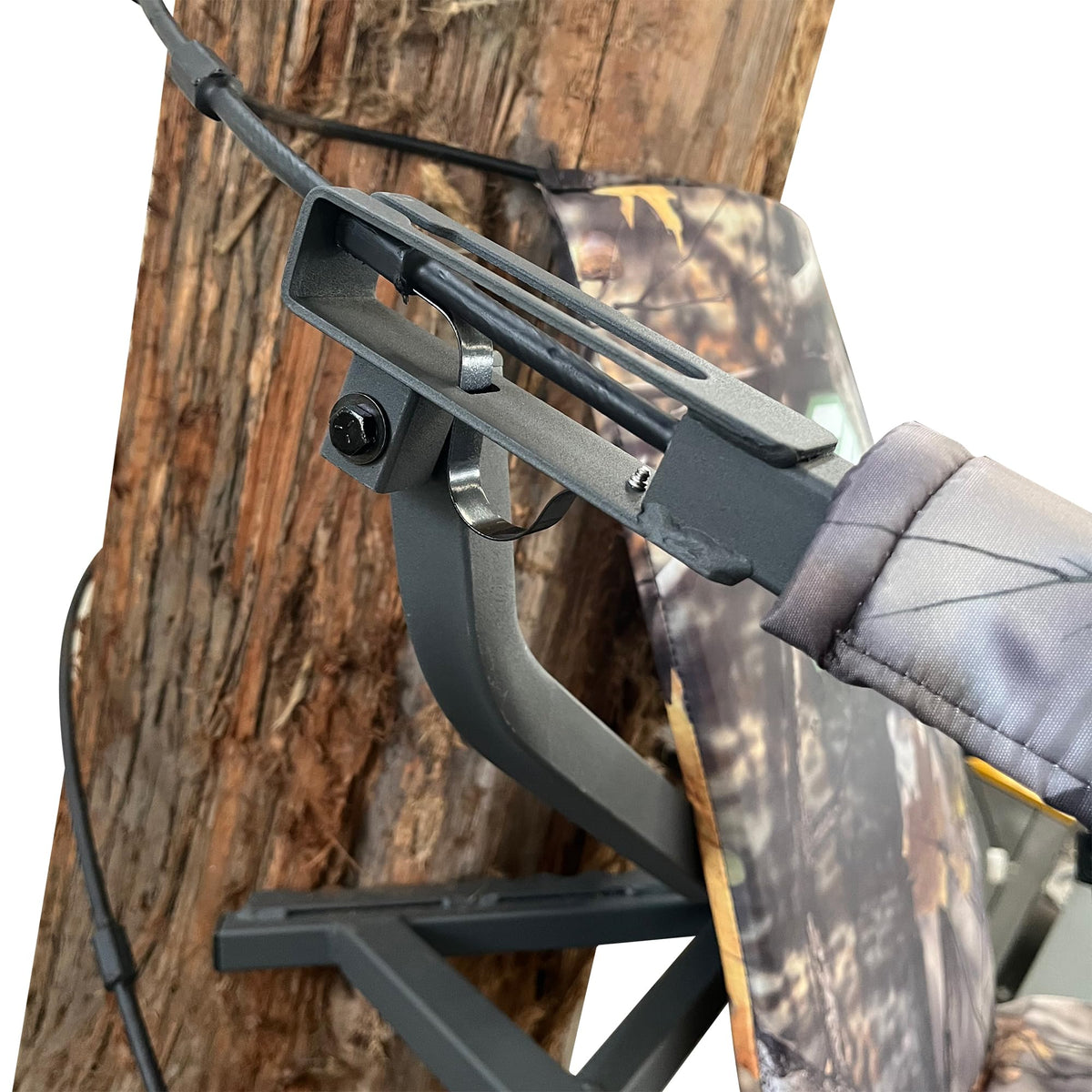 Climbing Tree Stand with Seat and Foot Platform Q80131