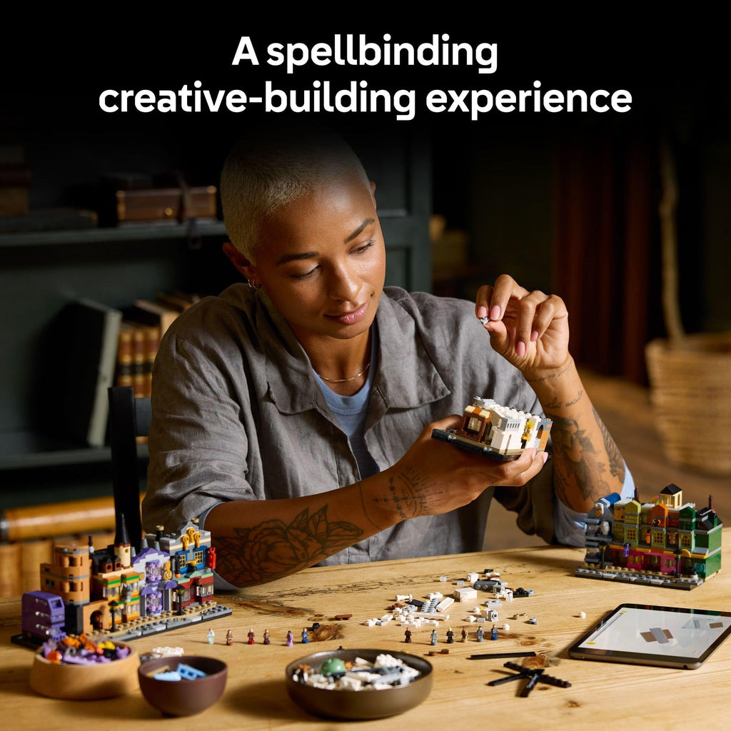 Building Set with 12 Microfigures X436