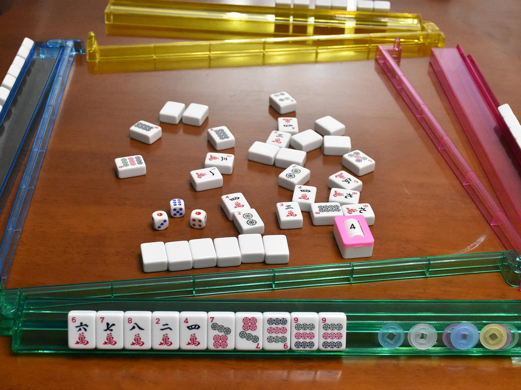 American Mahjong Set with 166 White Tiles and 4 Racks K375